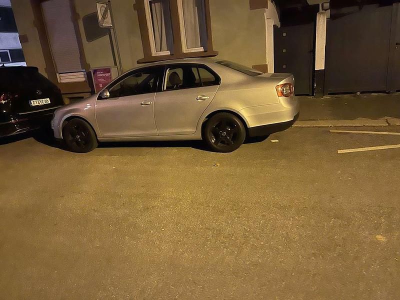 Gebraucht VW Jetta Trendline 102 PS (75 kW) 2009 Limousine