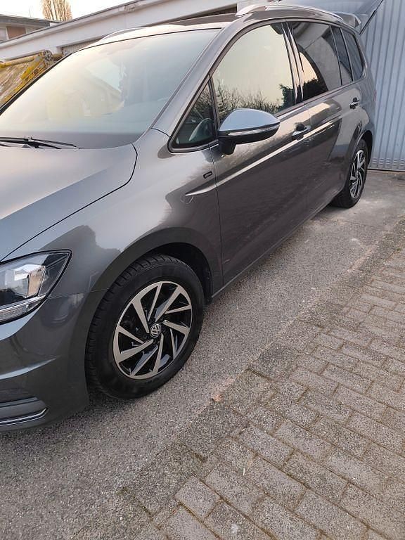 Gebraucht VW Touran Join 110 PS (80 kW) 2018 Grau Van / Kleinbus