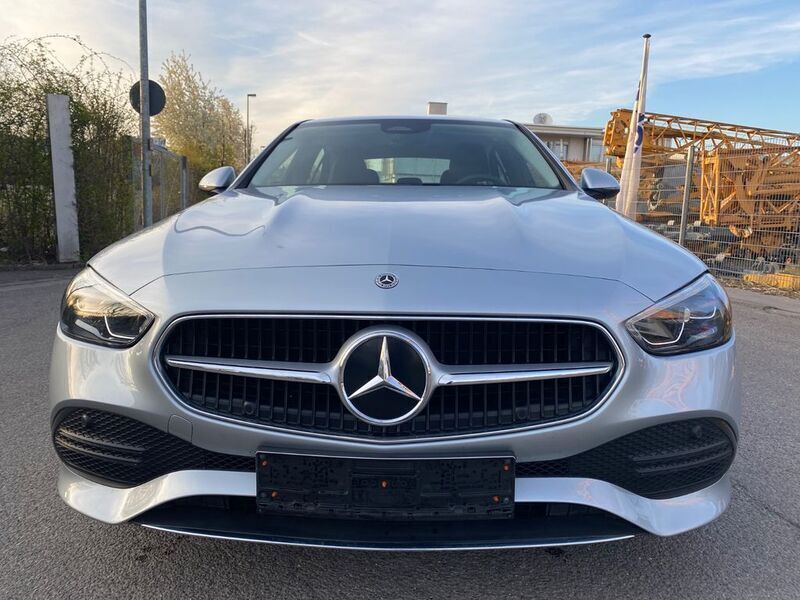 Silber Gebraucht 2024 Mercedes C180 Avantgarde Limousine | 37.999 € (Fairer Preis) - Bild 1/4