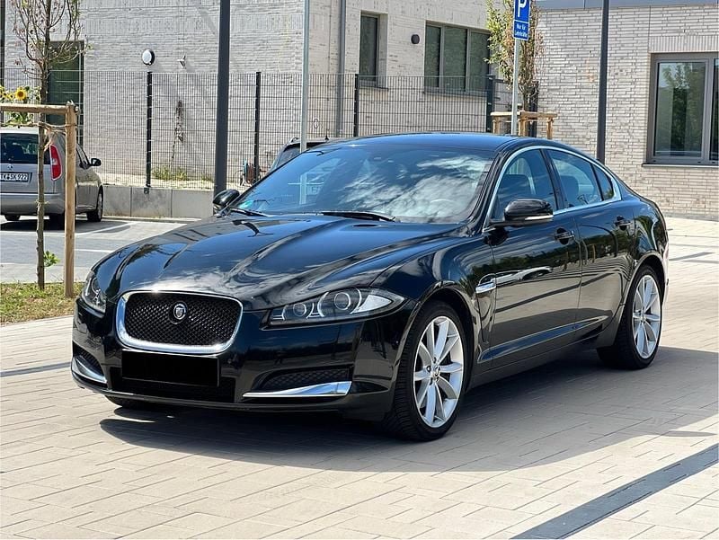 Schwarz Gebraucht 2012 Jaguar XF S Limousine | 8.500 € (Superpreis) - Bild 1/4