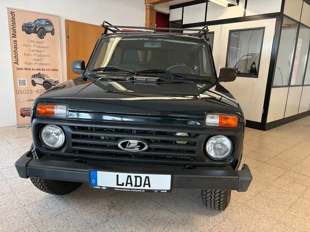 Gebraucht Lada niva 83 PS (61 kW) 2021 Grün SUV