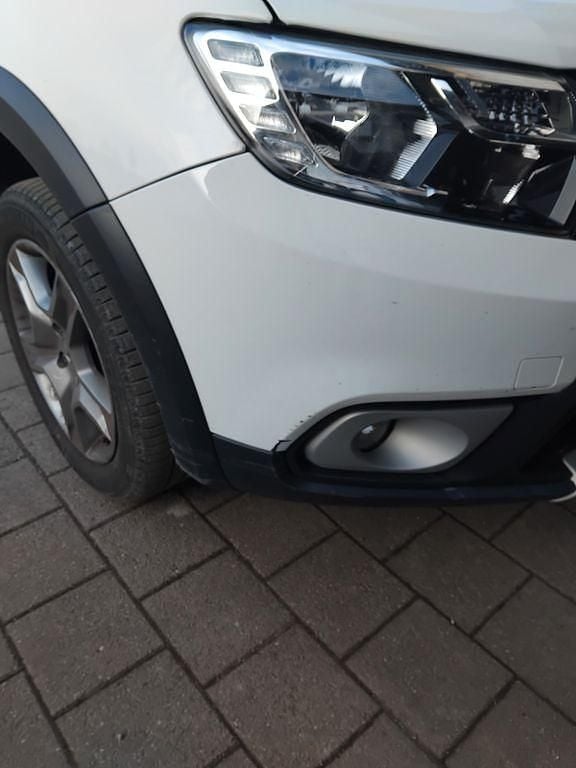 Gebraucht Dacia Sandero Stepway 90 PS (66 kW) 2016 Weiß Limousine