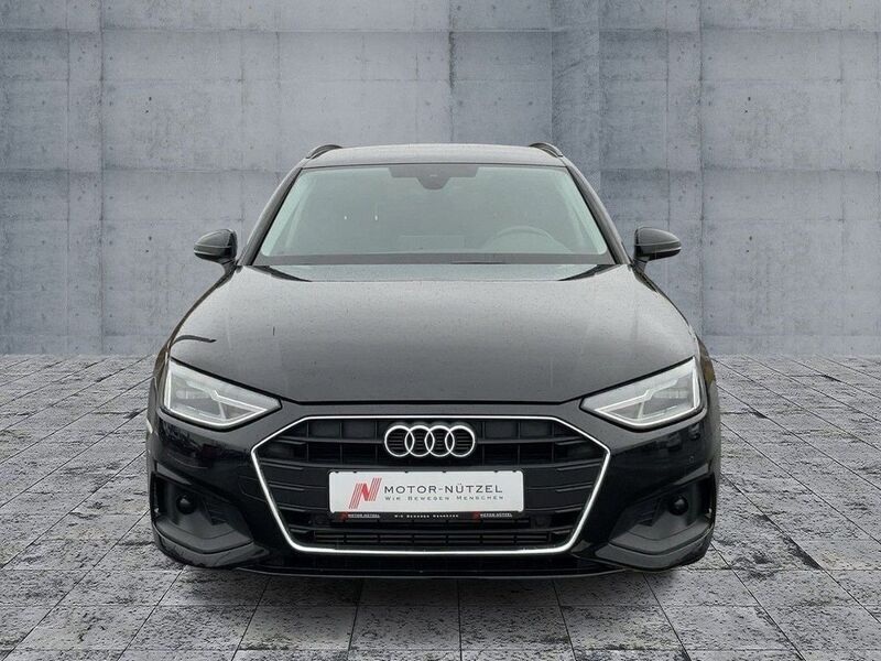Gebraucht Audi A4 Advanced 150 PS (110 kW) 2022 Mythosschwarz metallic Kombi