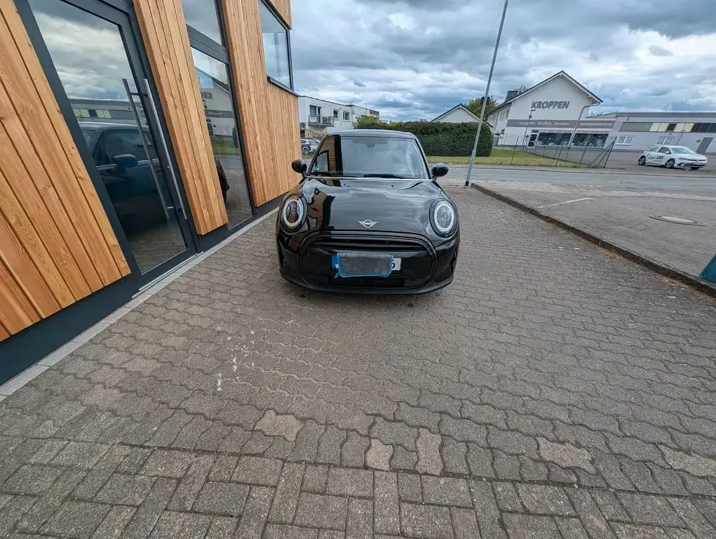 Occasion Mini ONE Classic 102 ch (75 kW) 2022 Noir Citadine