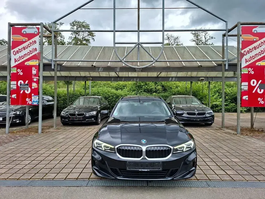 Gebraucht BMW 318 156 PS (114 kW) 2022 Schwarz Kombi