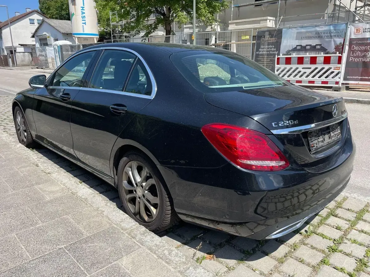 Gebraucht Mercedes C220 170 PS (125 kW) 2016 Schwarz Limousine