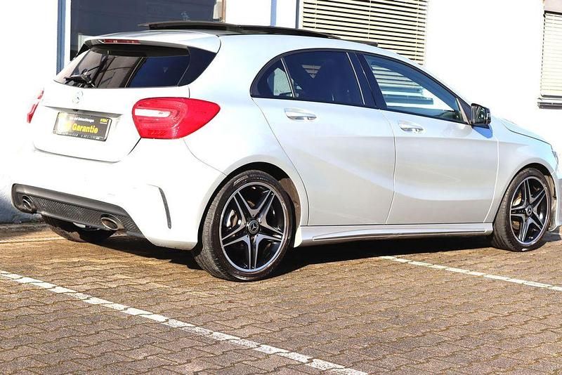 Gebraucht Mercedes A180 Sport 122 PS (89 kW) 2013 Silber Limousine