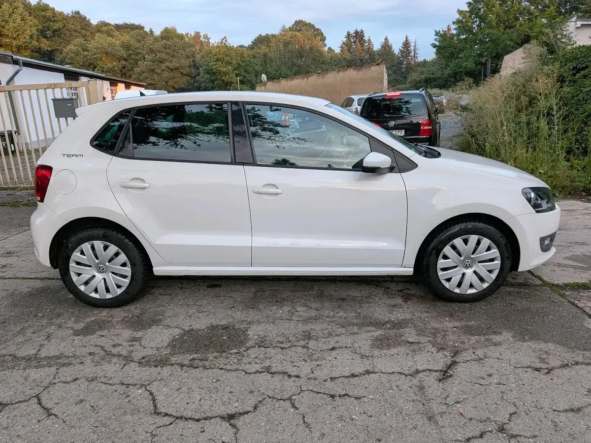 Gebraucht VW Polo 60 PS (44 kW) 2010 Weiß Kleinwagen