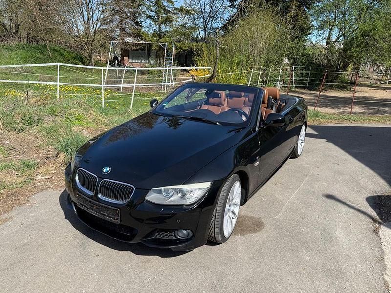 Schwarz Gebraucht 2010 BMW 330 Cabriolet M Sport Cabrio | 12.300 € (Fairer Preis) - Bild 1/4
