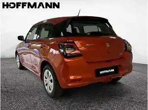Neu Suzuki Swift 83 PS (61 kW) 2026 Orange (flame orange pearl metallic) Kleinwagen