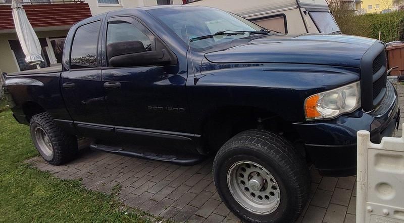 Second-hand Dodge Ram 345 CP (253 kW) 2004 Albastru Pickup