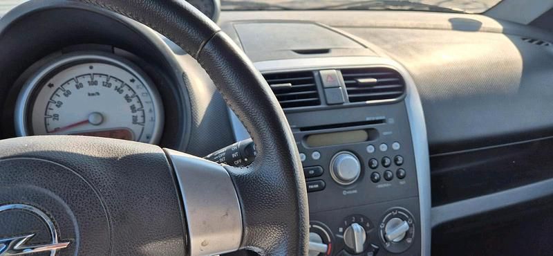 Gebraucht Opel Agila 65 PS (47 kW) 2009 Grün Kleinwagen