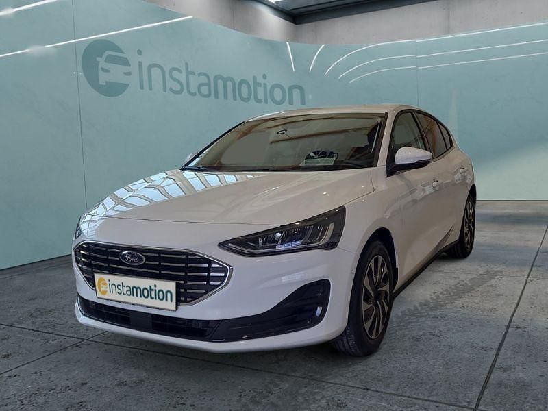 Weiß Gebraucht 2024 Ford Focus Titanium Limousine | 24.699 € (Fairer Preis) - Bild 1/4