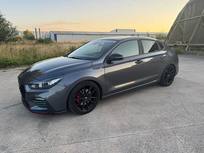 Grau Gebraucht 2019 Hyundai i30 N Line Limousine | 14.000 € (Guter Preis) - Bild 1/4