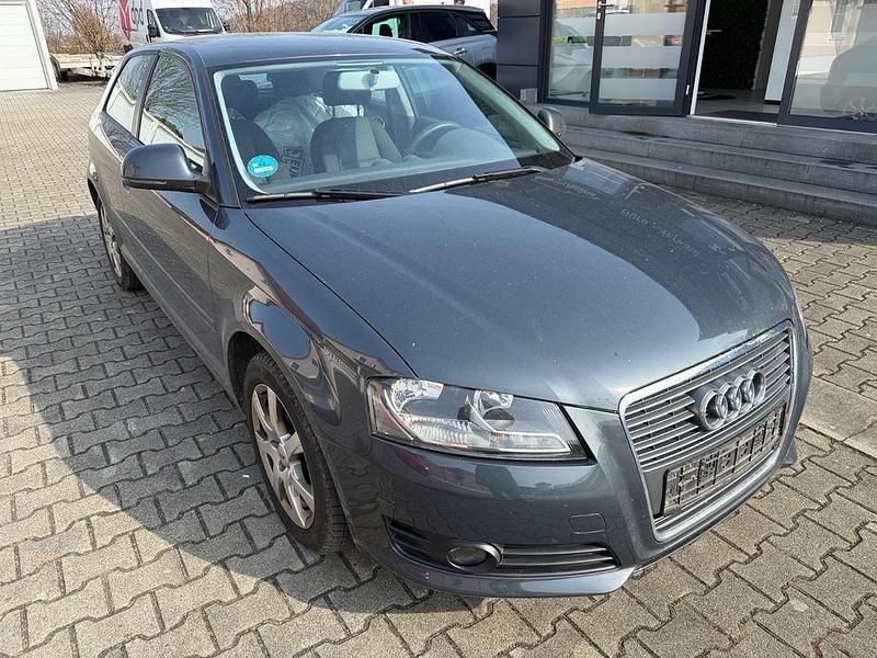 Gebraucht Audi A3 Attraction 125 PS (91 kW) 2010 Grau Kleinwagen