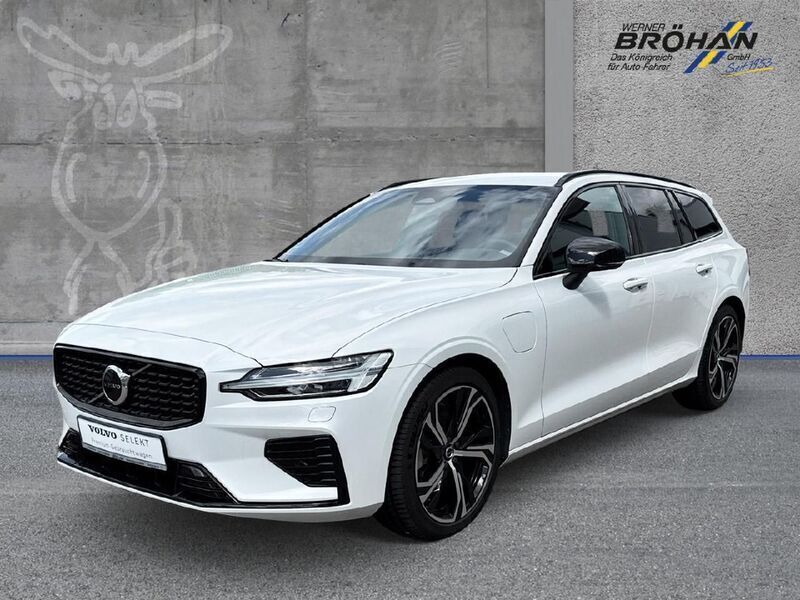Crystal white pearl / metallic Gebraucht 2022 Volvo V60 Plus Kombi | 37.380 € (Fairer Preis) - Bild 1/4