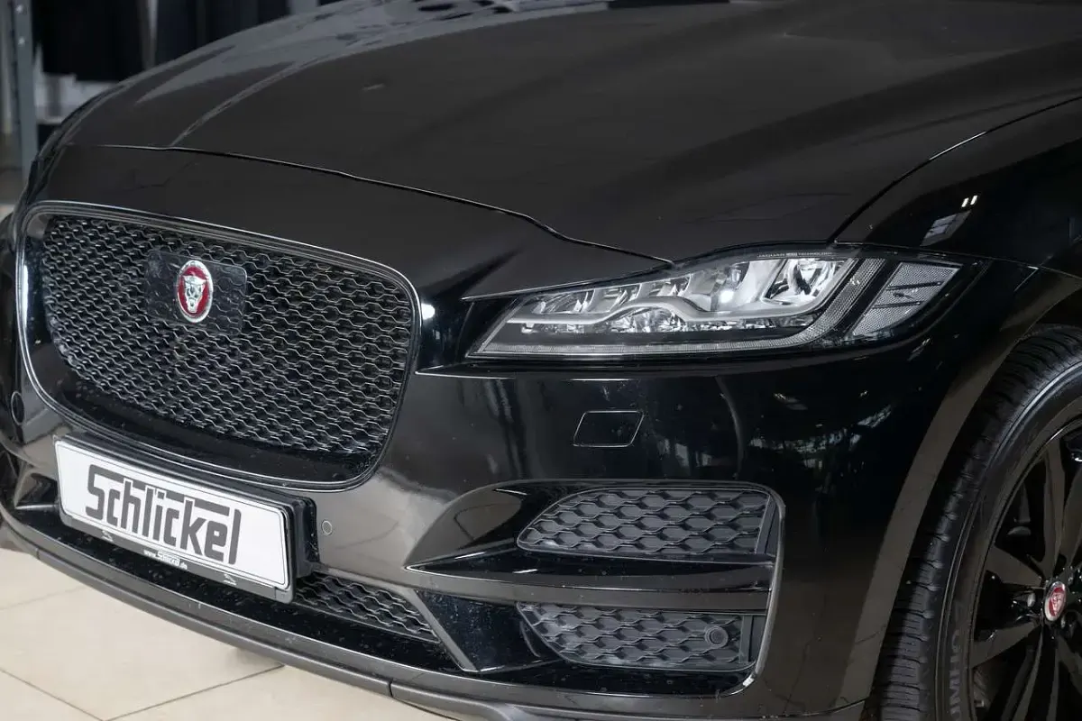 Gebraucht Jaguar F-Pace Portfolio 300 PS (220 kW) 2020 Narvik black SUV