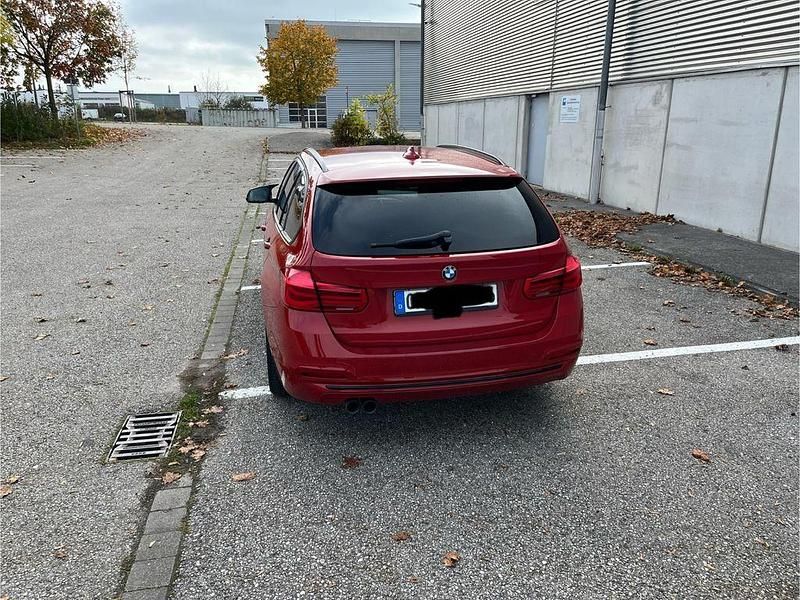 Gebraucht BMW 335 Sport Line 313 PS (230 kW) 2017 Rot Kombi