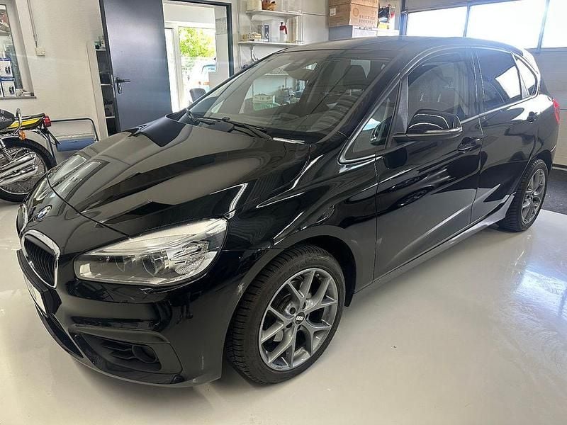 Gebraucht BMW 216 Active Tourer Sport Line 116 PS (85 kW) 2015 Schwarz Van / Kleinbus
