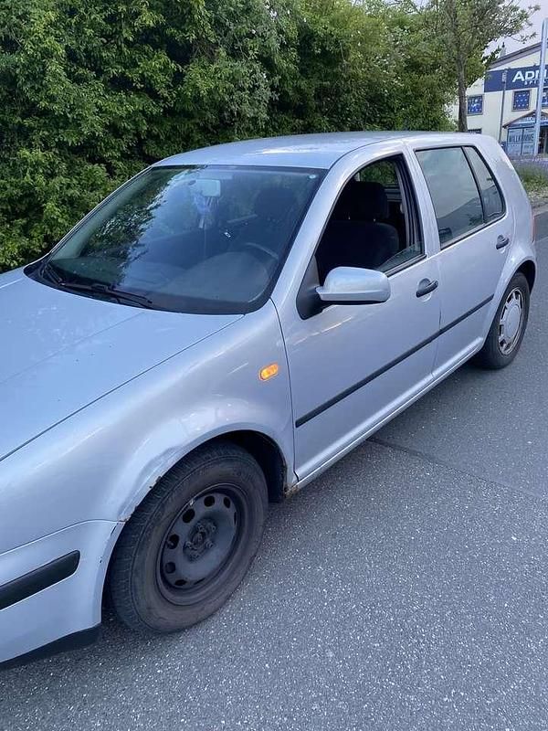 Gebraucht VW Golf IV 54 PS (39 kW) 2000 Grau Limousine