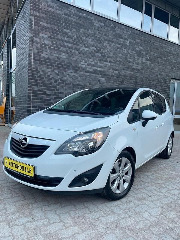 Gebraucht Opel Meriva 140 PS (102 kW) 2012 Weiß Van / Kleinbus
