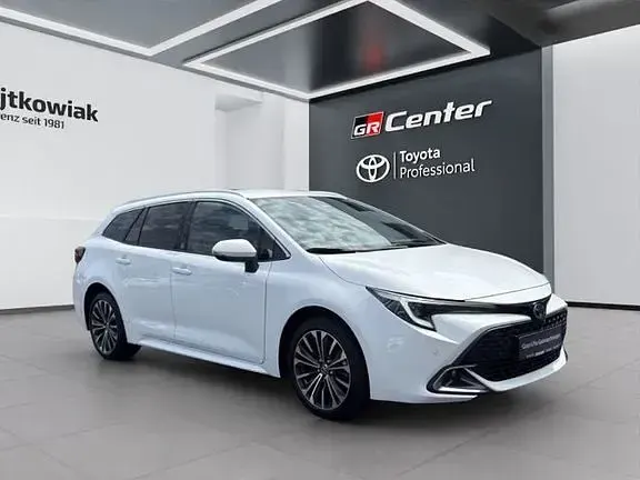 Gebraucht Toyota Corolla Basis 140 PS (102 kW) 2024 Super white Limousine