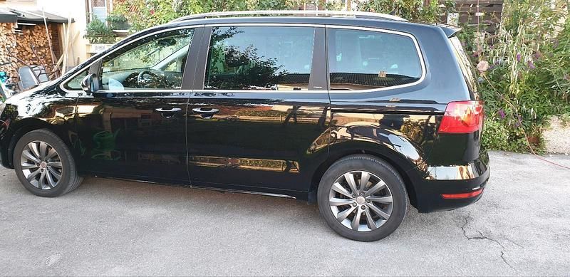 Schwarz Gebraucht 2014 Seat Alhambra Van / Kleinbus | 15.000 € (Etwas zu teuer) - Bild 1/2