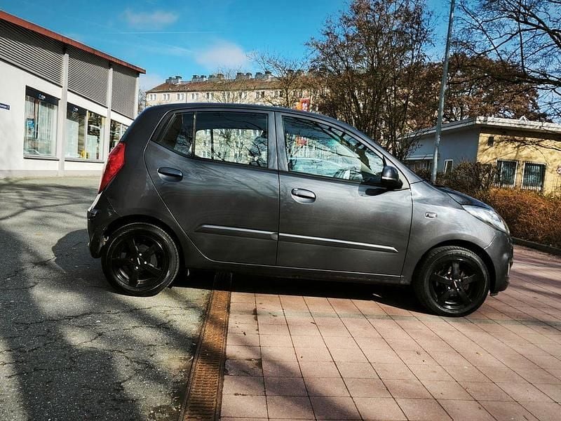 Gebraucht Hyundai i10 Style 86 PS (63 kW) 2011 Grau Kleinwagen