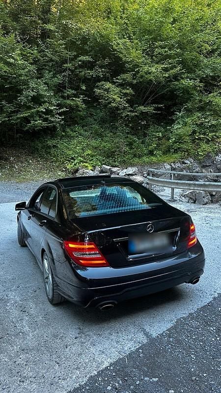 Gebraucht Mercedes C350 265 PS (194 kW) 2011 Schwarz Limousine