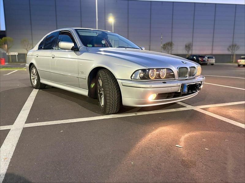 Second-hand BMW 525 163 CP (119 kW) 2002 Argintiu Berlinǎ