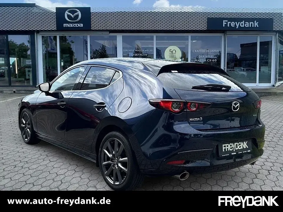 Używany Mazda 3 Selection 180 KM (132 kW) 2021 Niebieski Sedan/Limuzyna