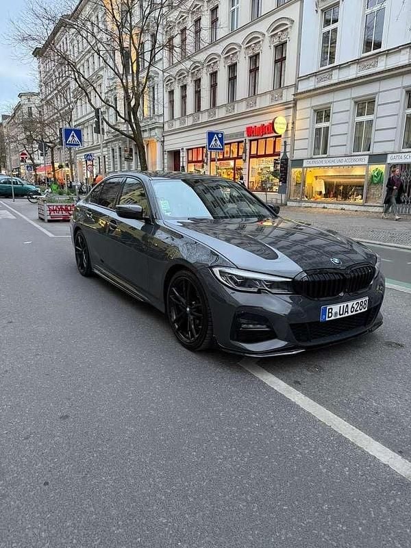 Używany BMW 330 M Sport 258 KM (189 kW) 2019 Szary Sedan/Limuzyna