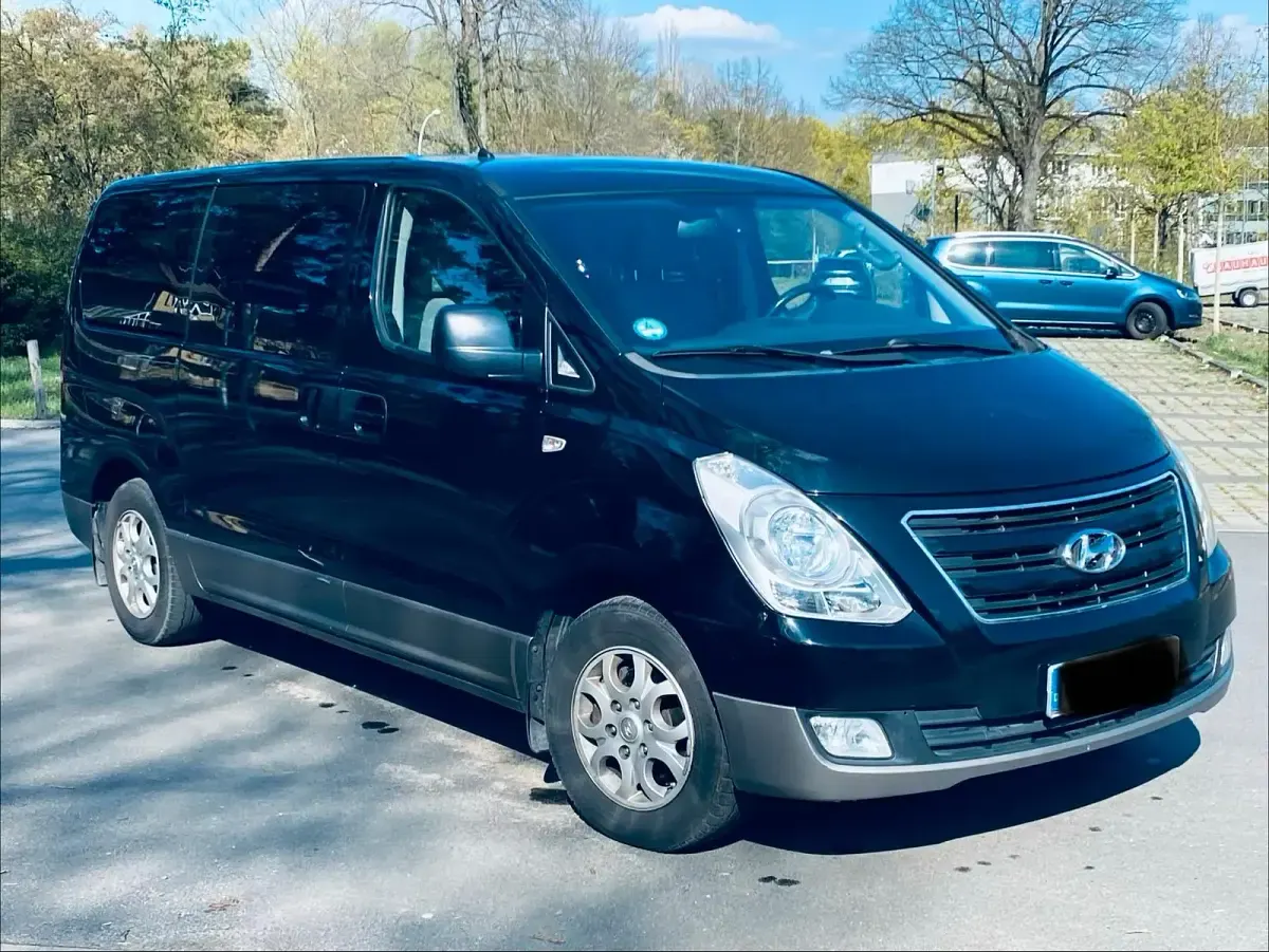 Gebraucht Hyundai H-1 170 PS (125 kW) 2015 Schwarz Van / Kleinbus