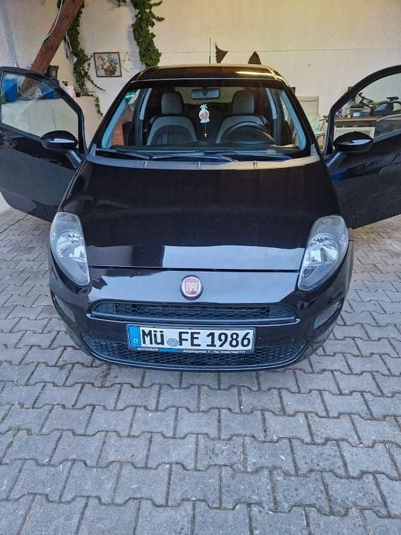 Gebraucht Fiat Punto 69 PS (50 kW) 2013 Schwarz Kleinwagen