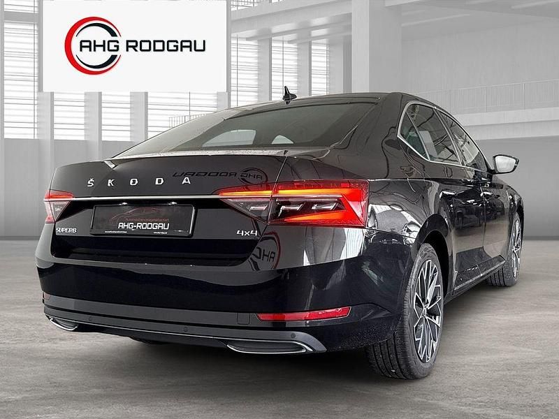 Gebraucht Skoda Superb LAURIN & KLEMENT 200 PS (147 kW) 2023 Schwarz Limousine