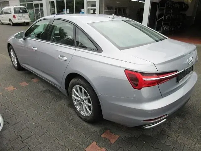 Gebraucht Audi A6 Ambiente 204 PS (150 kW) 2021 Florettsilber (metallic) Limousine