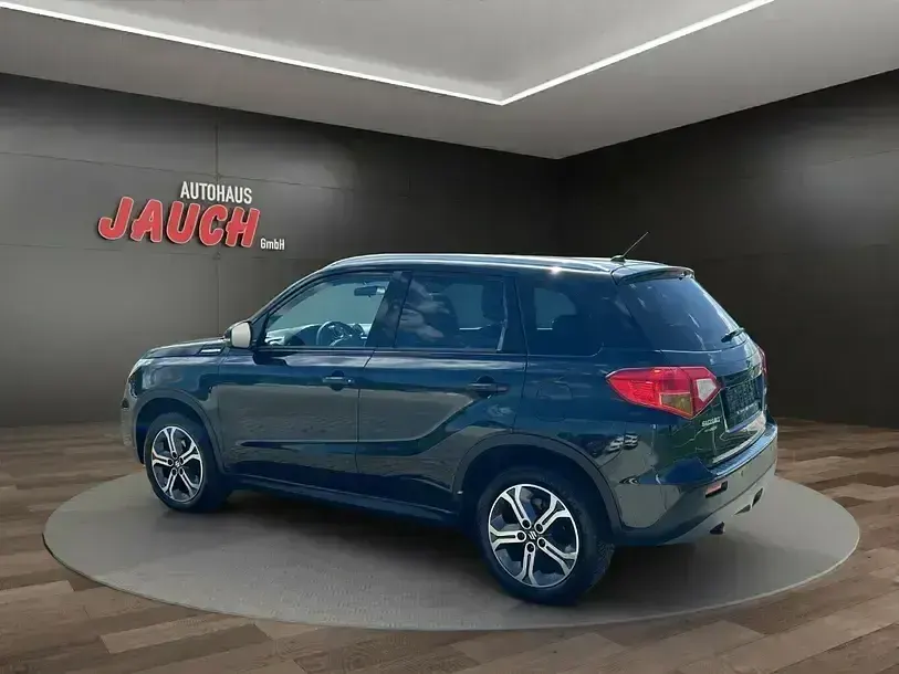Gebraucht Suzuki Vitara Comfort+ 120 PS (88 kW) 2016 Schwarz SUV