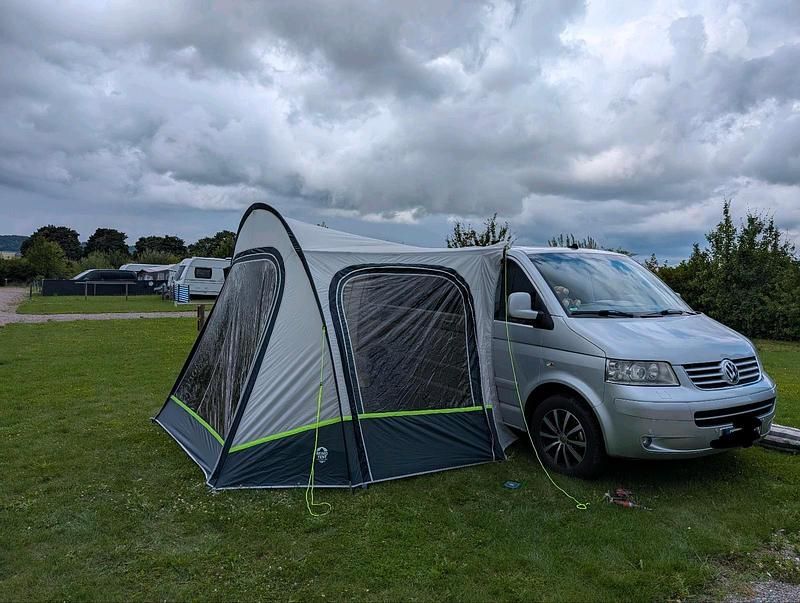 Silber Gebraucht 2009 VW T5 Highline Van | 13.500 € (Teuer) - Bild 1/4