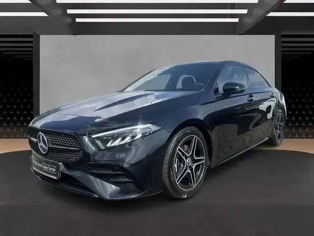 Gebraucht Mercedes A180 AMG 136 PS (100 kW) 2024 Schwarz Limousine
