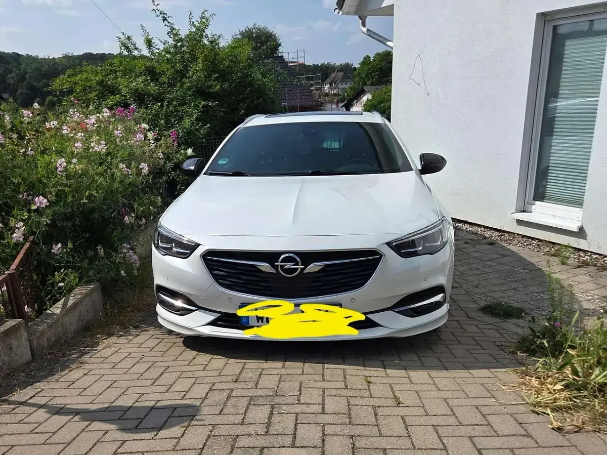 Gebraucht Opel Insignia Exklusiv 211 PS (155 kW) 2018 Weiß Kombi