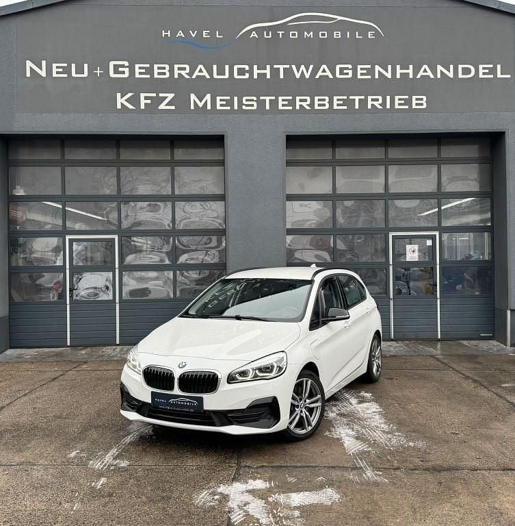 Gebraucht BMW 225 Active Tourer Sport Line 136 PS (100 kW) 2020 Weiß Van / Kleinbus