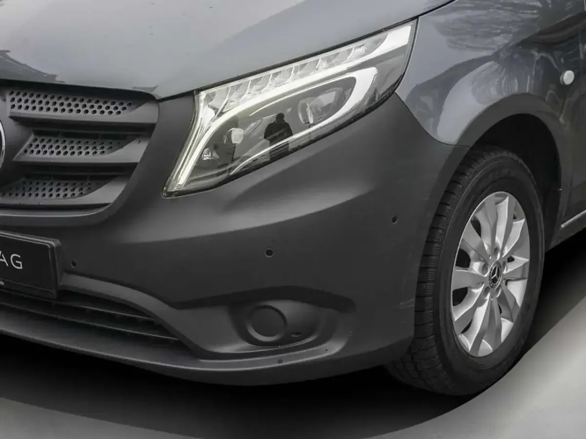 Gebraucht Mercedes Vito 163 PS (119 kW) 2022 Selenitgrau Van