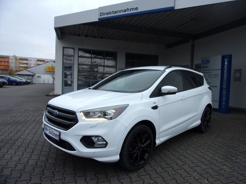 Weiß Gebraucht 2017 Ford Kuga ST-Line SUV | 17.990 € (Teuer) - Bild 1/4