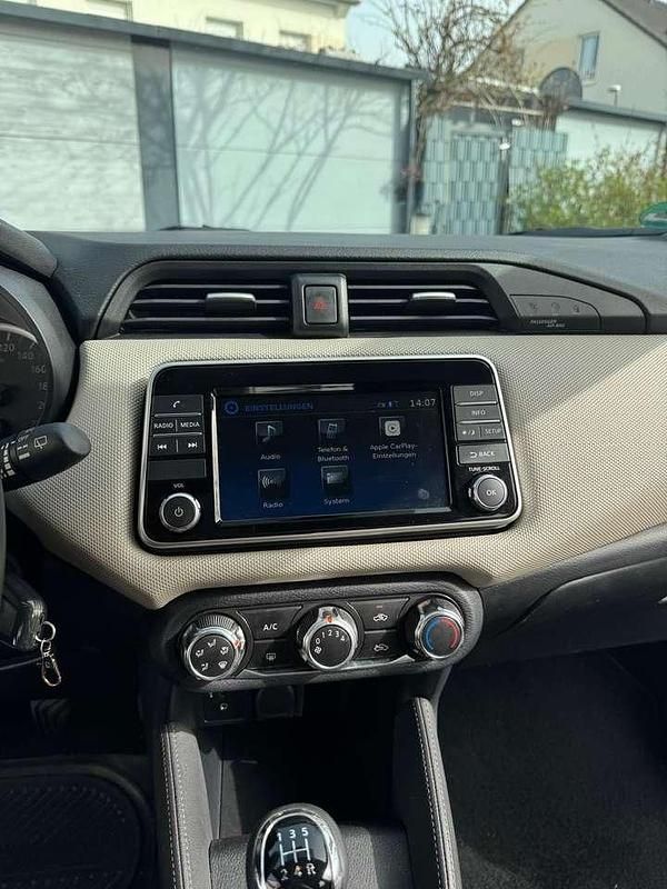 Gebraucht Nissan Micra Acenta 90 PS (66 kW) 2018 Grau Kleinwagen