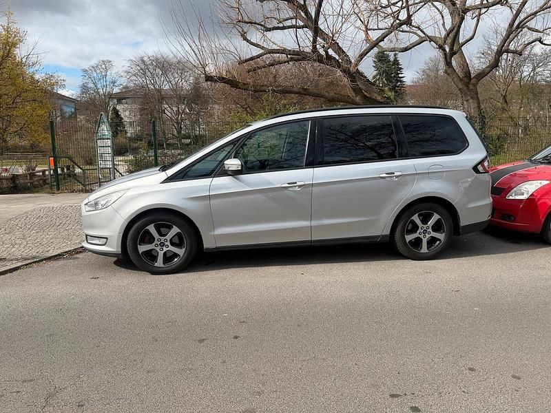 Gebraucht Ford Galaxy 150 PS (110 kW) 2016 Silber Van / Kleinbus
