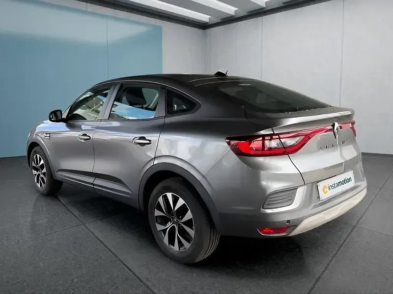 Gebraucht Renault Arkana Equilibre 140 PS (102 kW) 2023 Grau SUV