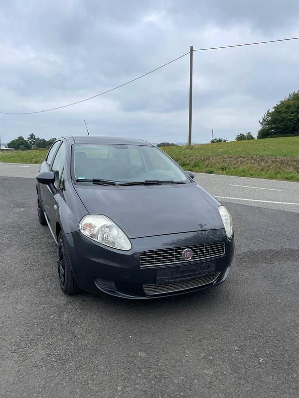 Grau Gebraucht 2009 Fiat Punto Evo Dynamic Kleinwagen | 2.590 € (Guter Preis) - Bild 1/4
