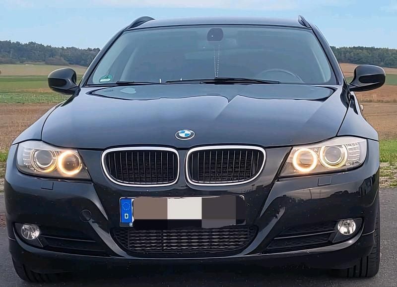 Schwarz Gebraucht 2011 BMW 320 Kombi | 8.000 € (Teuer) - Bild 1/4