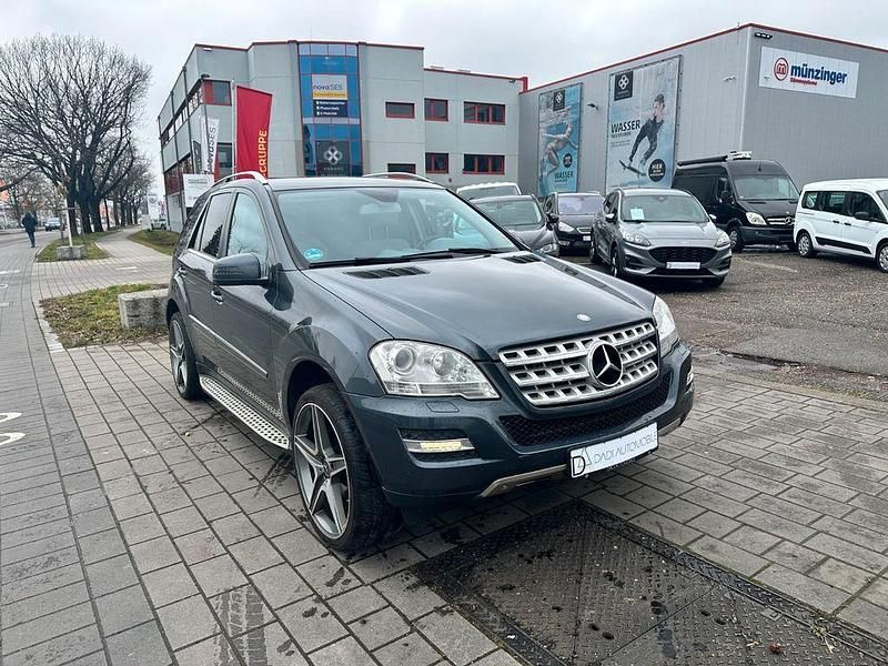 Gebraucht Mercedes ML350 231 PS (169 kW) 2011 Grau SUV