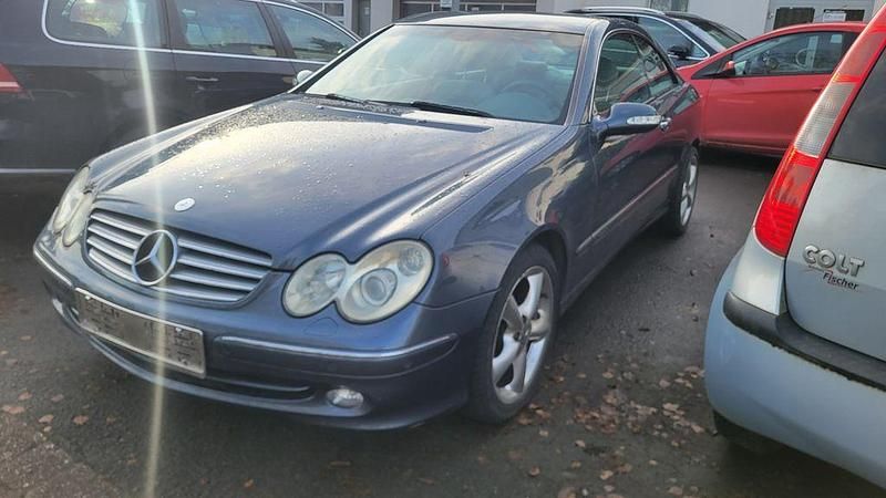 Blau Gebraucht 2002 Mercedes CLK500 Avantgarde Coupé | 4.580 € (Superpreis) - Bild 1/4